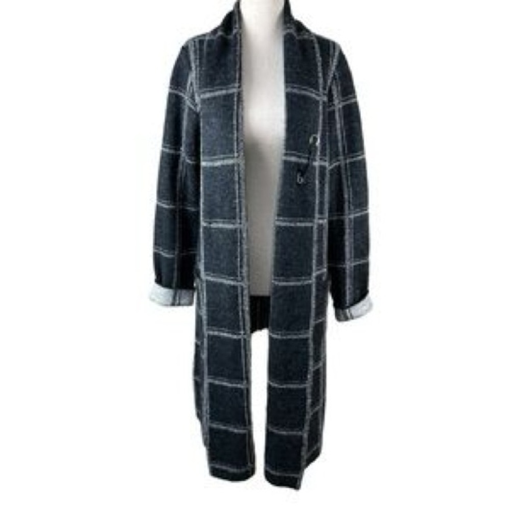 Tahari medium wool coat